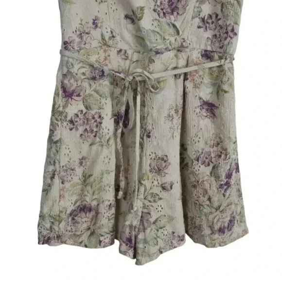 American  Eagle Floral Romper Wrap Front Cream Playsuit Cottage Core Size XS - Picture 8 of 16